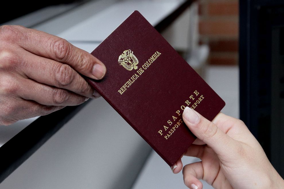 Alerta en Cancillería: falla tecnológica afecta expedición de pasaportes en Colombia