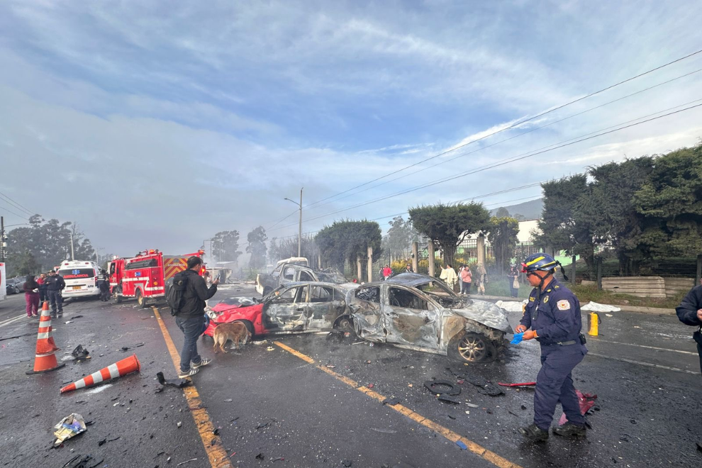 Tragedia en la vía Zipaquirá–Ubaté: choque múltiple deja víctimas y decenas de heridos