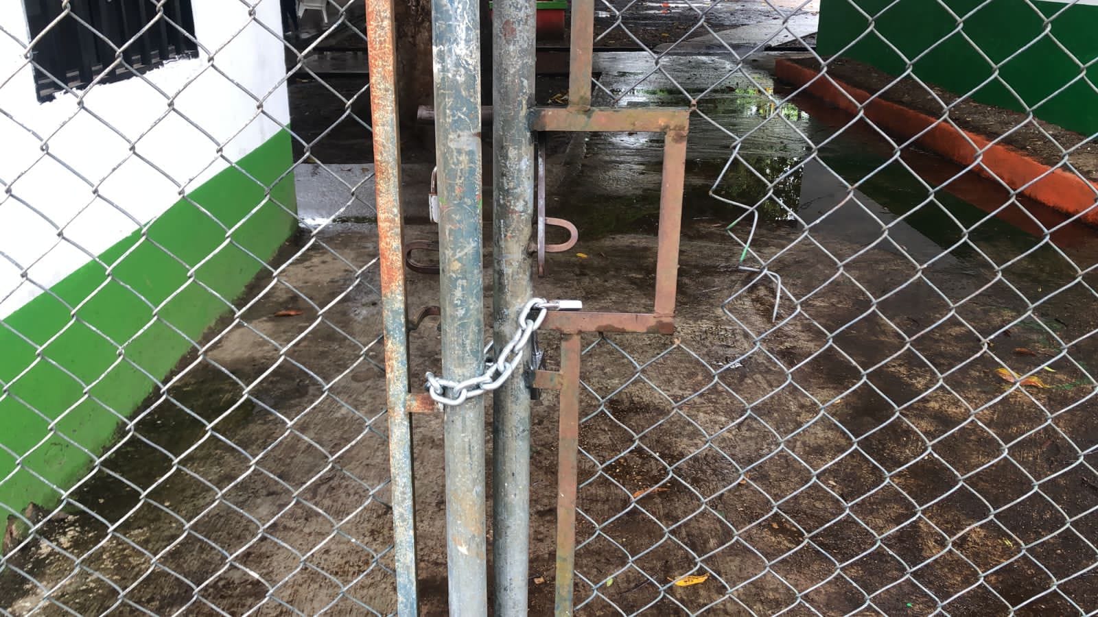 Comunidad educativa de San Vicente del Caguan, protestan por falta de docentes.