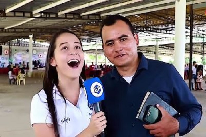 "La gloria para ti señor": presentadora cristiana pasó colores cuando le echaron los perros en vivo