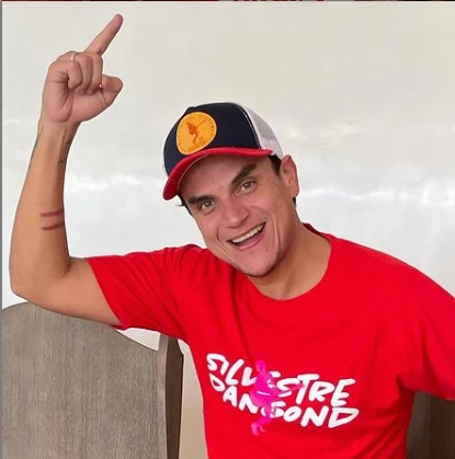 Silvestre Dangond recibió tremendo golpe en la cabeza con una botella durante concierto