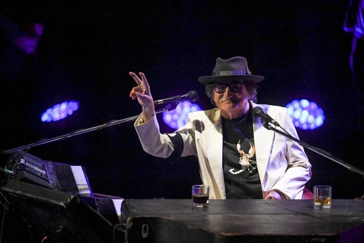 Charly García sufre accidente doméstico y está internado con pronóstico reservado