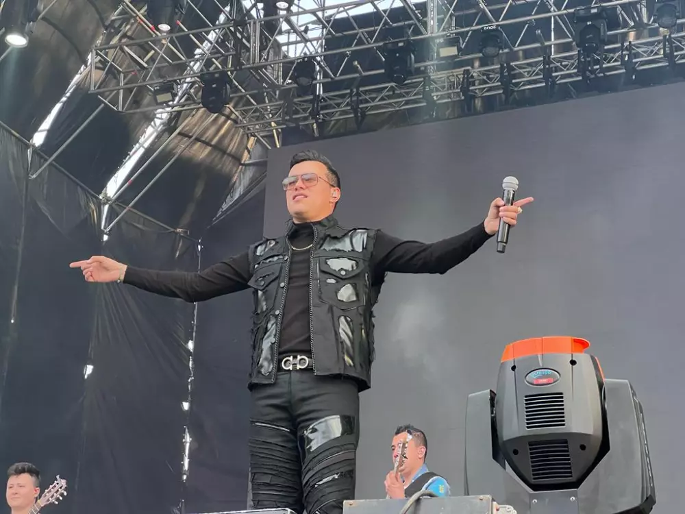 Yeison Jiménez vivió momentos de terror en concierto al quedar en medio de presunta balacera