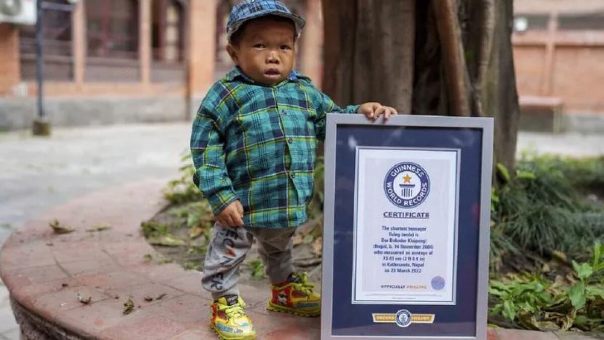 Descubren el joven más pequeño del mundo: con 73,43 centímetros ganó Récords Guinness