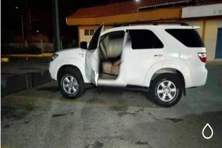 Militar muere mientras hacia el 'delicioso' en un auto; se le disparó el arma por accidente