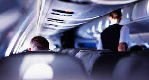 Viajeros se asustaron en avión por una ventana que se rompió en pleno vuelo