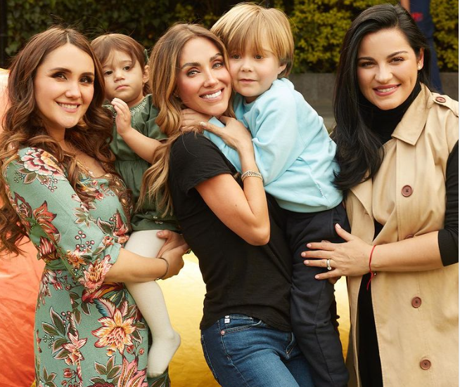 Maite Perroni presumió su barriga de embarazada con amigas de RBD: filtran meses que tiene