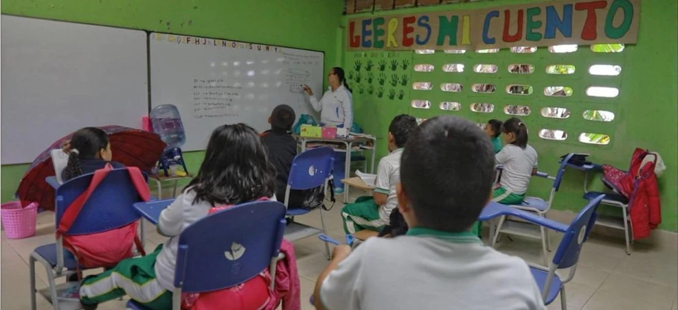 Avanza el proceso de posesión de 260 nuevos docentes ante la secretaria secciona de educación.