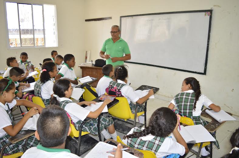 Nombramiento de docentes para garantizar la normalidad académica.