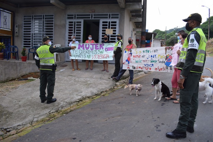 POLICIA LANZA CAMPAÑA PATRULLA EN CASA