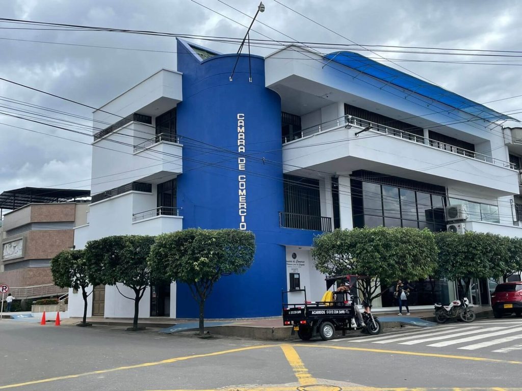 Avanza la renovación de registros mercantiles