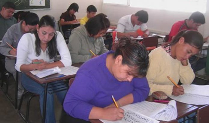 Educación gratuita para población vulnerable.