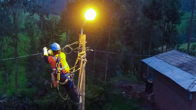 Energía eléctrica a 593 familias ubicadas  en  San José del Fragua