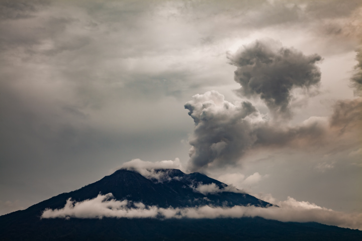 Por actividad sísmica aumenta a naranja la alerta en el volcán Nevado del Ruiz