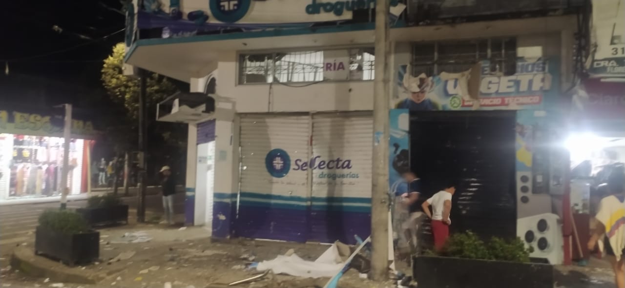 Estallan explosivos en Florencia