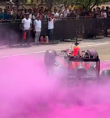 El equipo F1 hizo exhibición en la India