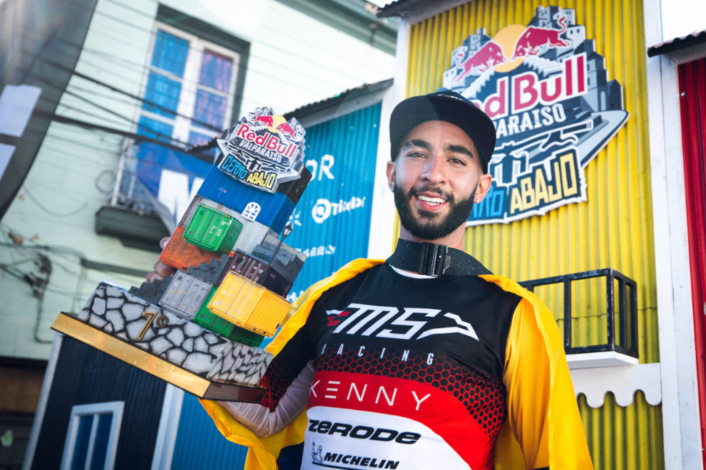 El colombiano Sebastián Holguín impone récord y conquista Valparaíso Cerro Abajo 2026