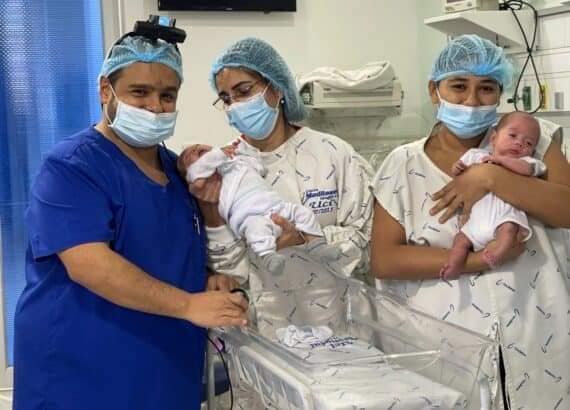 Exitosa cirugía a gemelos que padecían retinopatía del prematuro