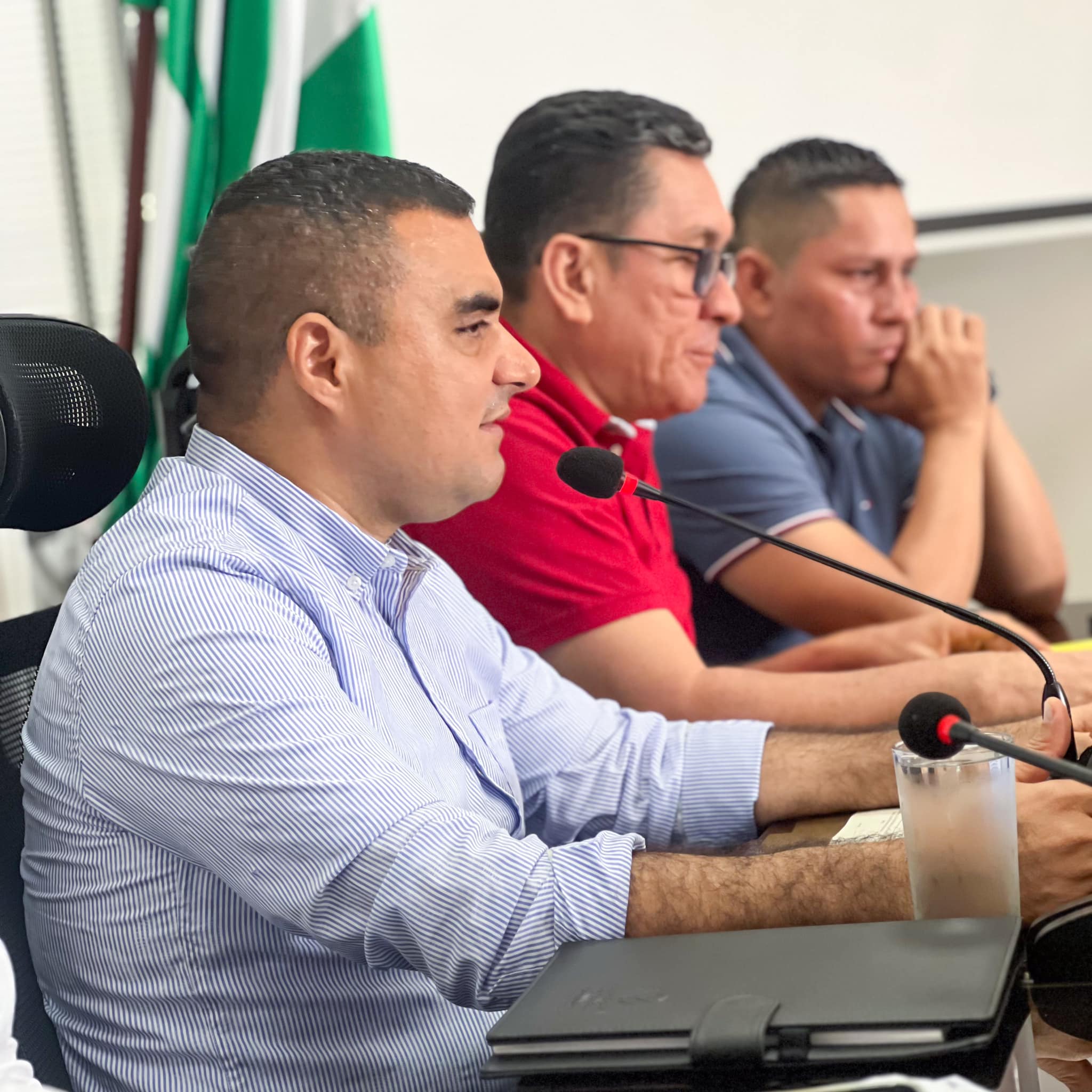 16 Mil millones de pesos en estampillas.