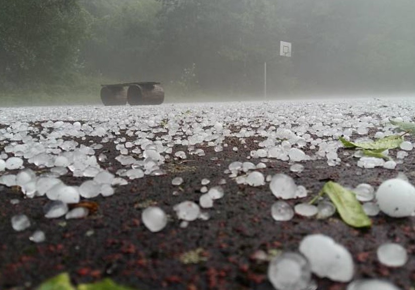 En el oriente de Neiva se presenta fuerte granizo