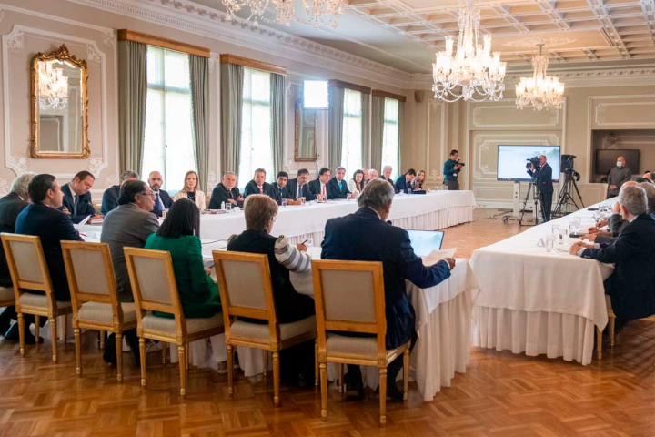 Presidente, empresarios, comerciantes e industriales se reunieron