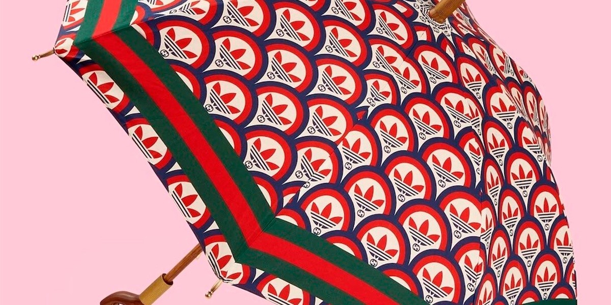 Exclusivo paraguas de Gucci y Adidas vale más de $ 5 millones; no es resistente al agua