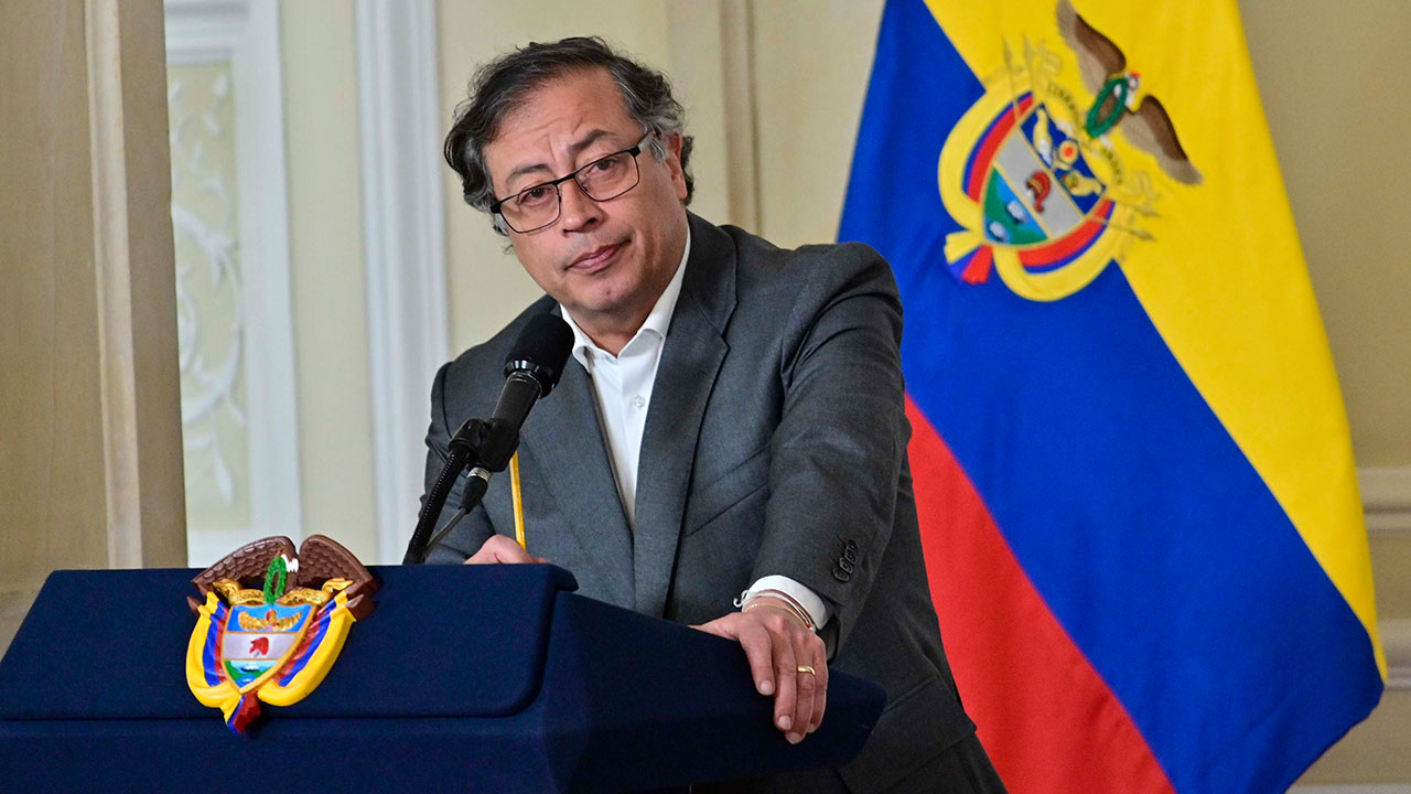 [AUDIO] Encuesta Invamer  “Usted aprueba o desaprueba la forma como se está desempeñando en su labor el presidente Gustavo Petro”