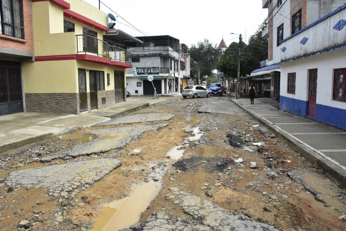 Habitantes del barrio Las Palmas exigen reparación de vías