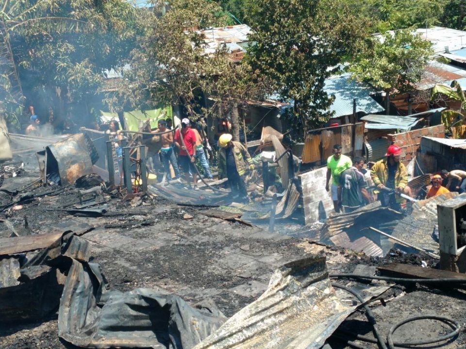 Viviendas afectados por incendio en Neiva.