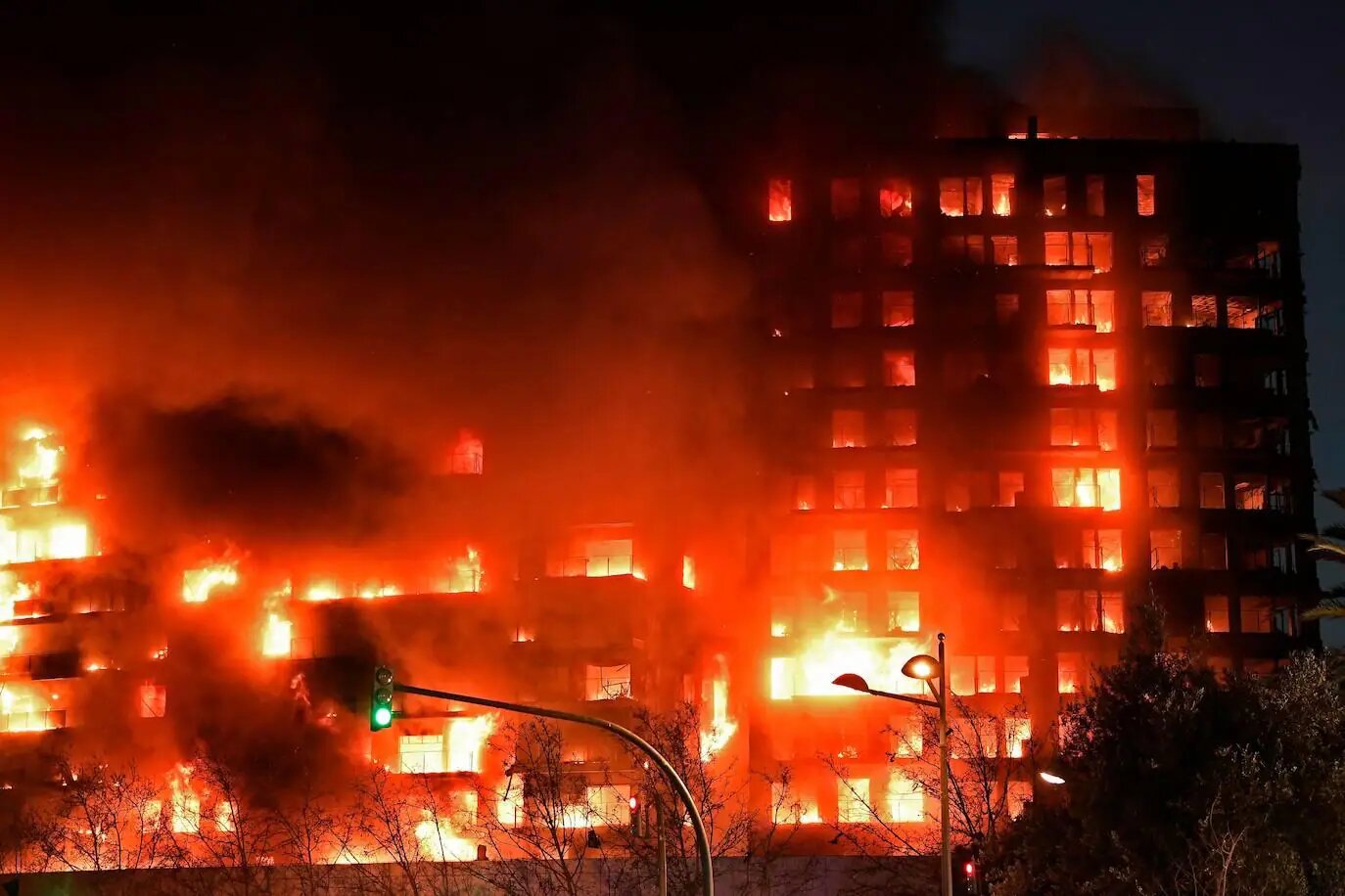 [VIDEO] Infierno en Valencia España