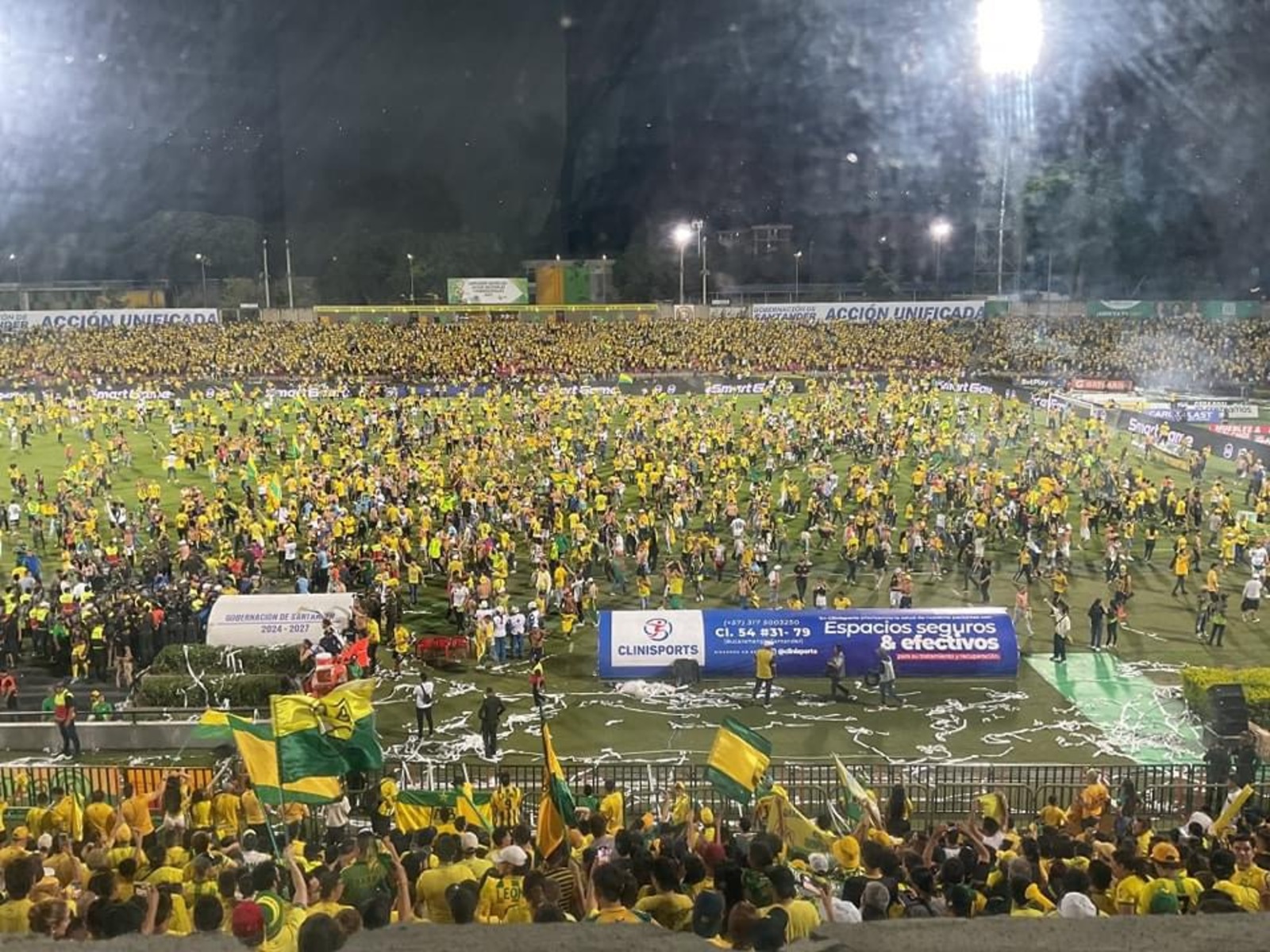 Bucaramanga fue sancionado por la Dimayor por culpa de los hinchas