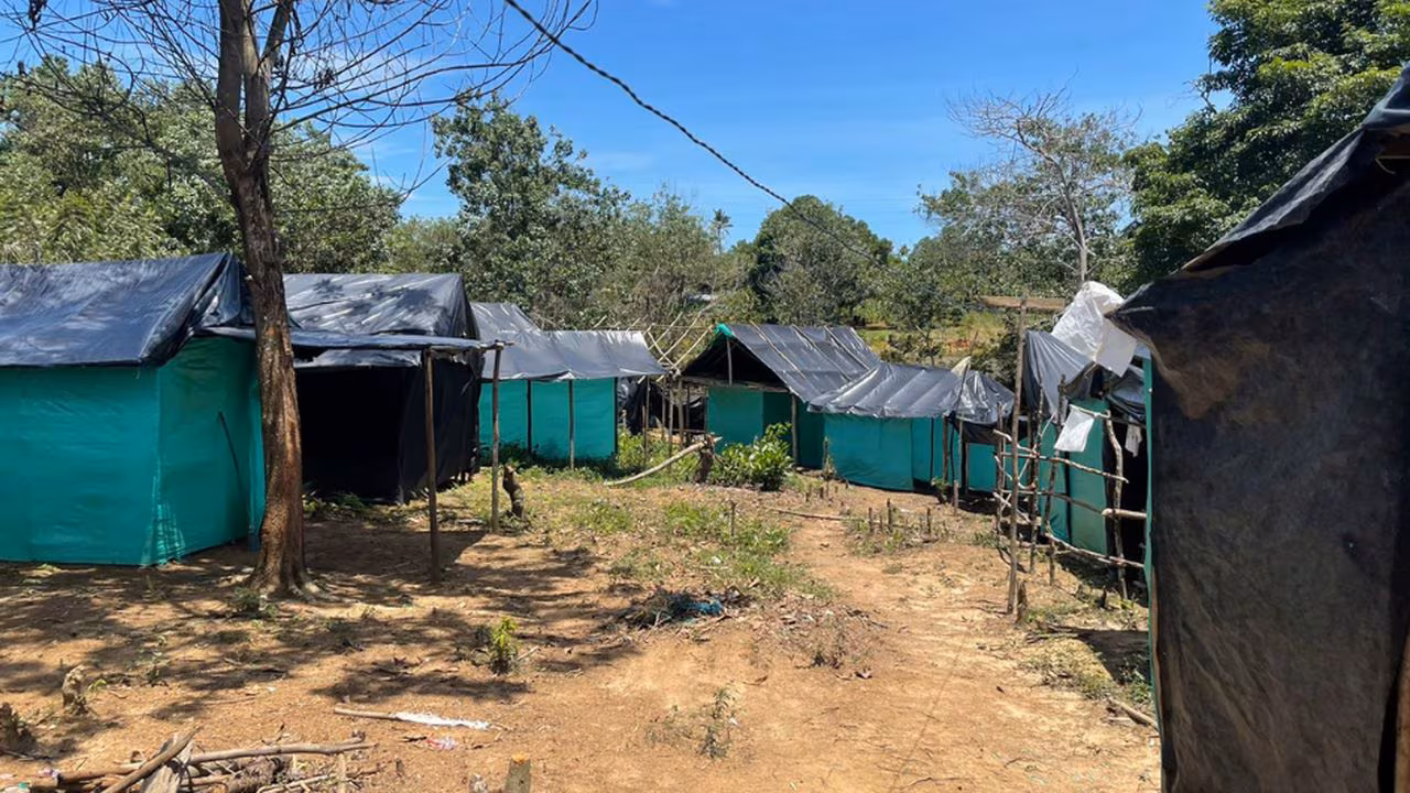 Dialogos con representantes de las más de mil familias que “invaden” un predio destinado a proyectos de vivienda en San Vicente del Caguan.