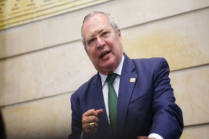 Corte Suprema de Justicia abrió indagación al presidente del Congreso, Iván Name, por su presunta relación con Los Rastrojos