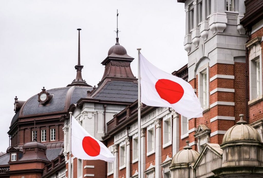 Japón prueba misiles con estiércol de vaca