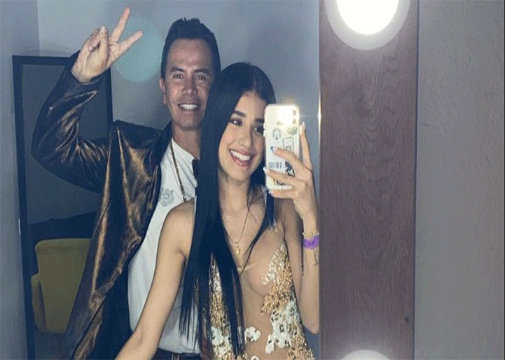 Ella sería la nueva pareja de Jhonny Rivera