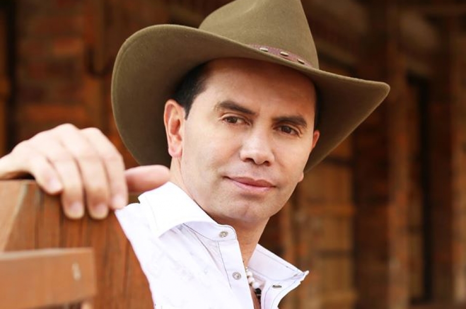 Jhonny Rivera llega con una nueva propuesta musical