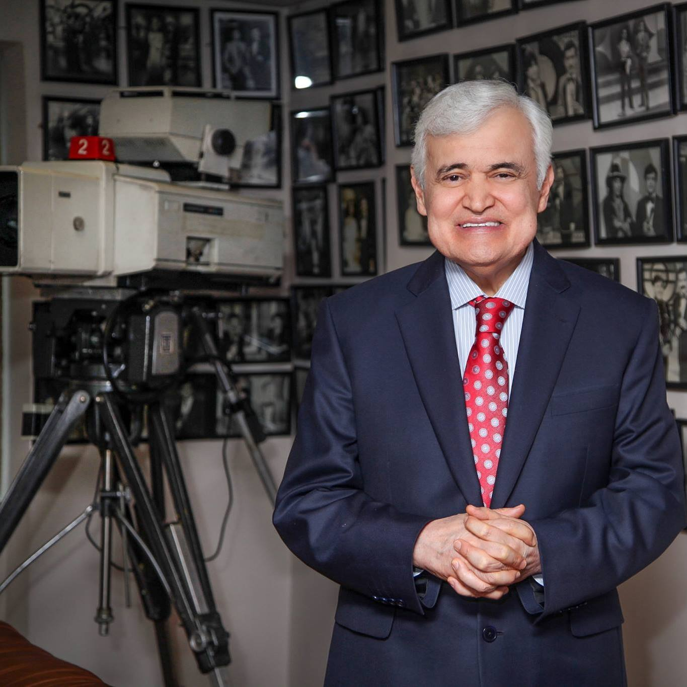 Jorge Barón recibió homenaje por sus 52 años de “El Show de las Estrellas”