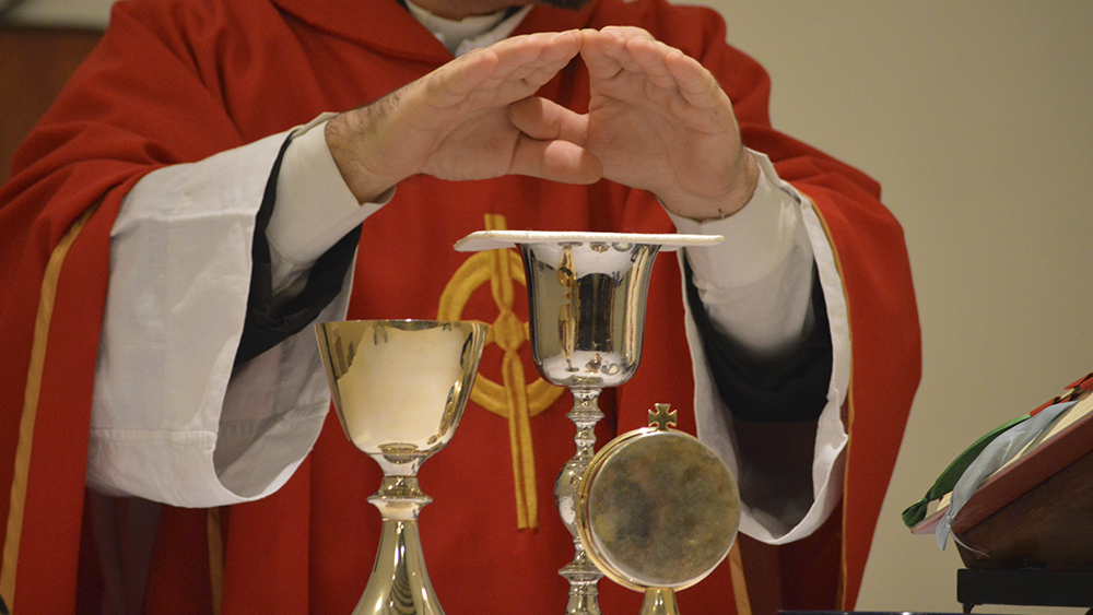 10 años de prisión para un sacerdote por abusar de una niña
