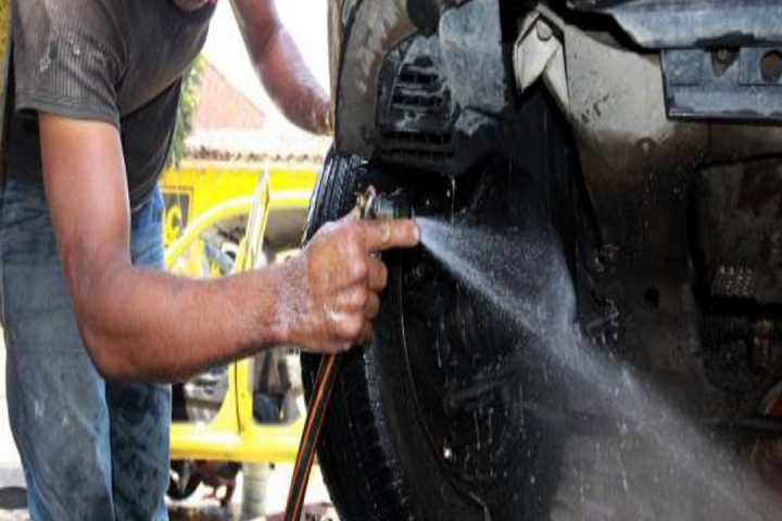 Estrictos controles a lavaderos de automotores.
