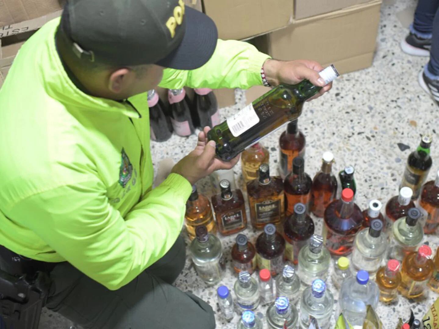 Autoridades tributarias del departamento, avanzan en una campaña para evitar que licores foráneos, se comercialicen en la región.