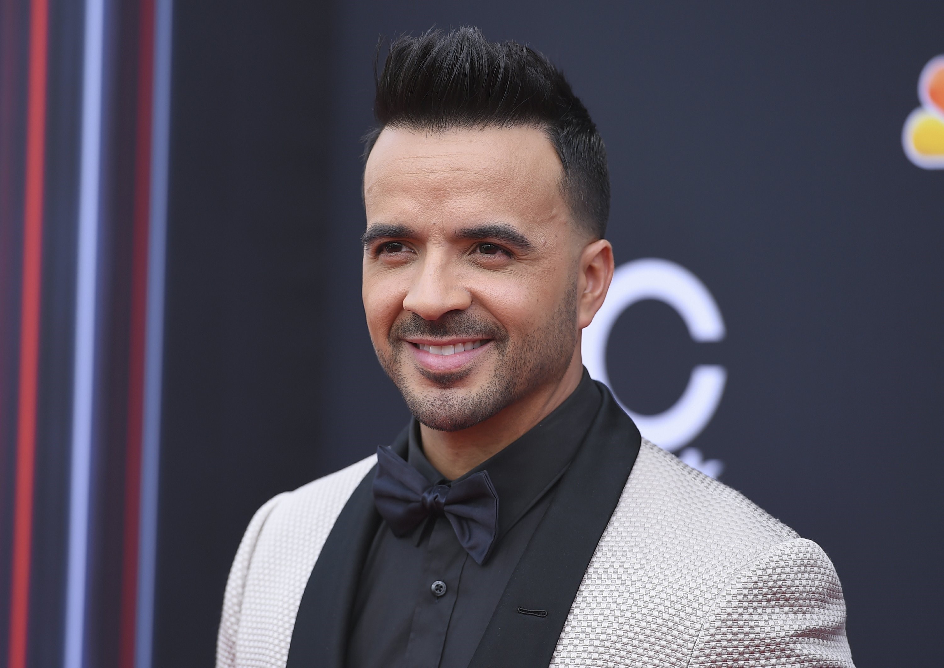 El comienzo de un nuevo ciclo está marcado por el regreso de Luis Fonsi con "Buenos Aires".