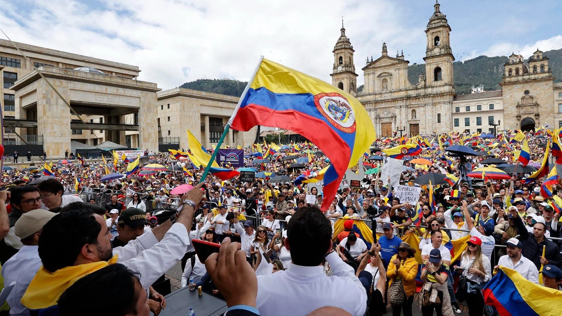 [AUDIO] Multitudinarias marchas en Colombia