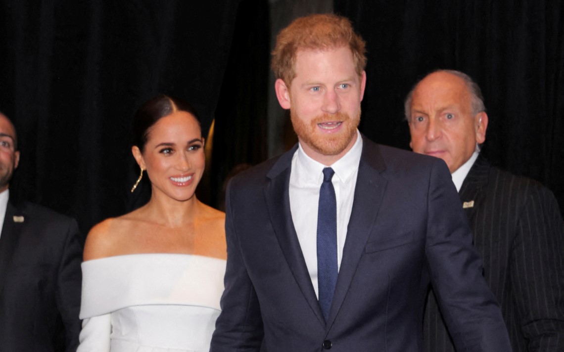 El príncipe Harry y Meghan se quejan de que los fotógrafos los acosan.