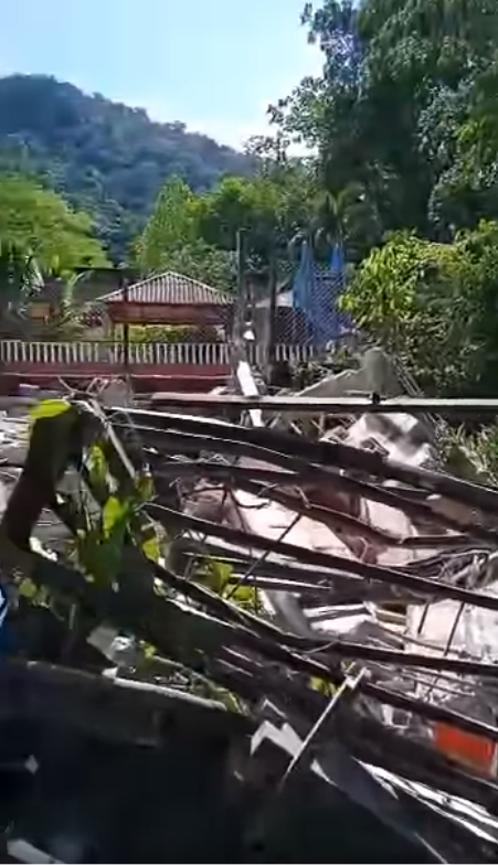 Derribamiento de un balneario en Florencia