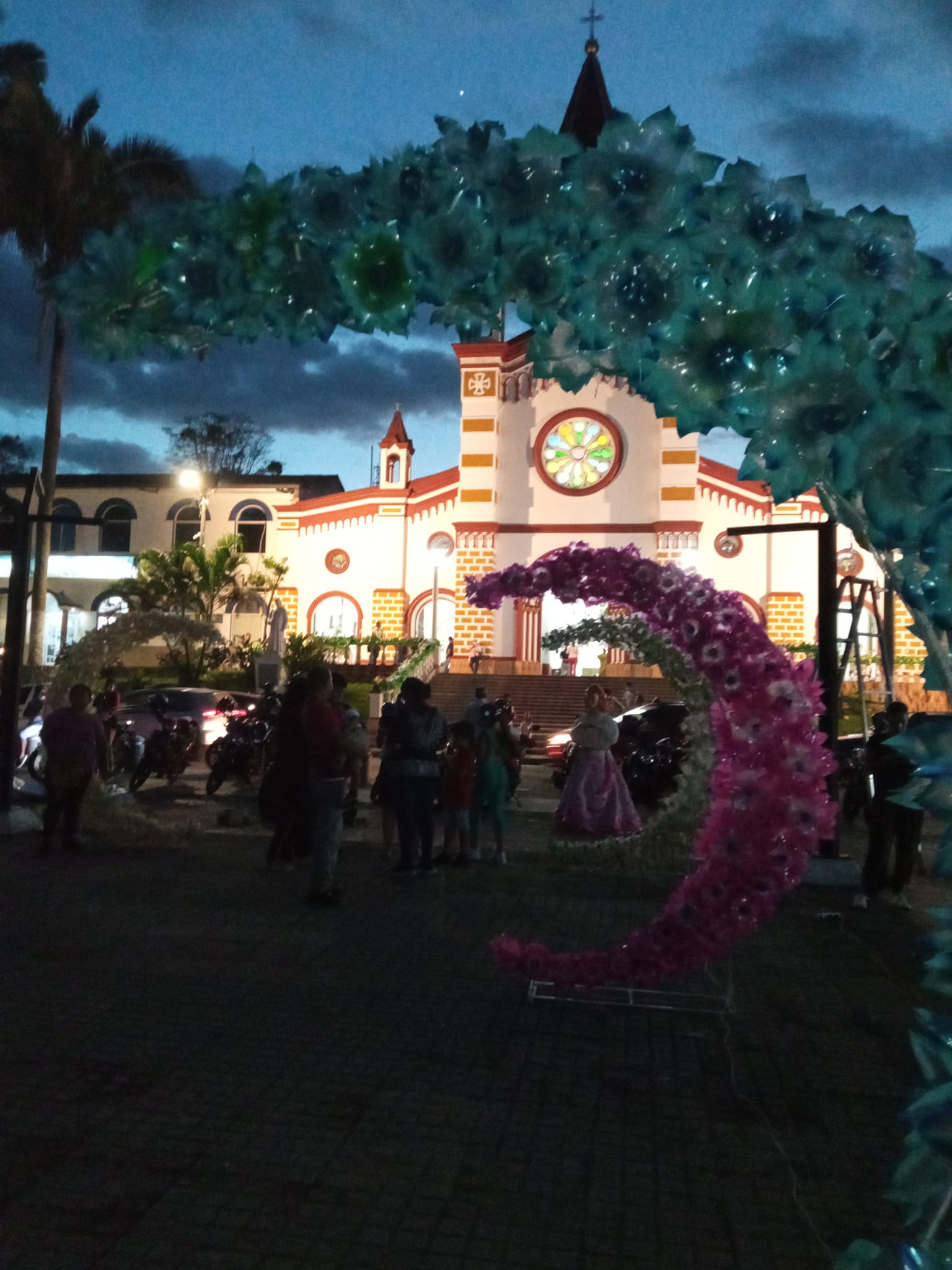 Mañana se encenderá alumbrado navideño.