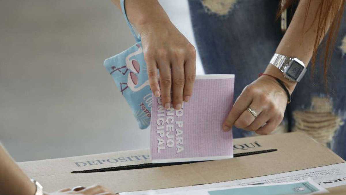 Capacitación en elección de concejos juveniles.