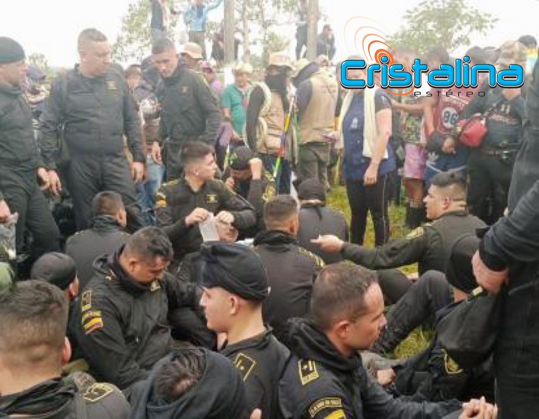 Liberan 79 policías y 6 funcionarios de la petrolera Emerald Energy