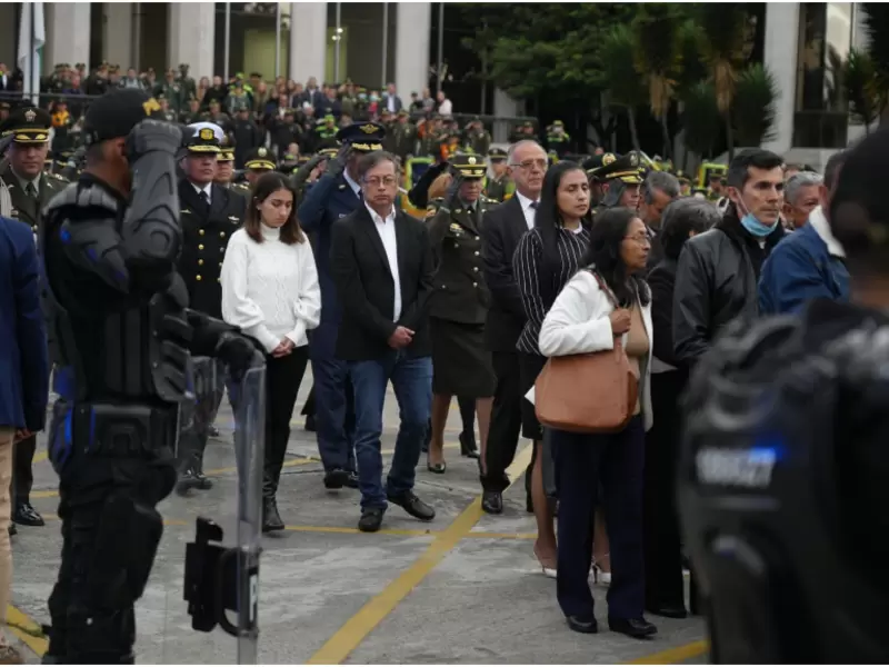 Presidente Petro asistió a sepelio de Policía