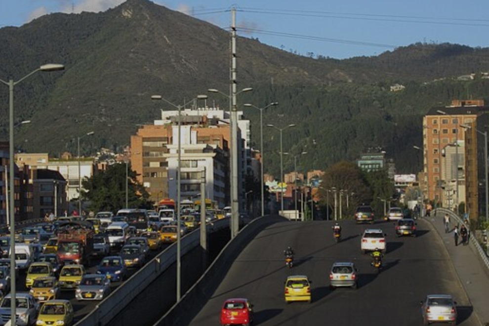 Galán aplaza nuevo Pico y Placa para vehículos de fuera de Bogotá