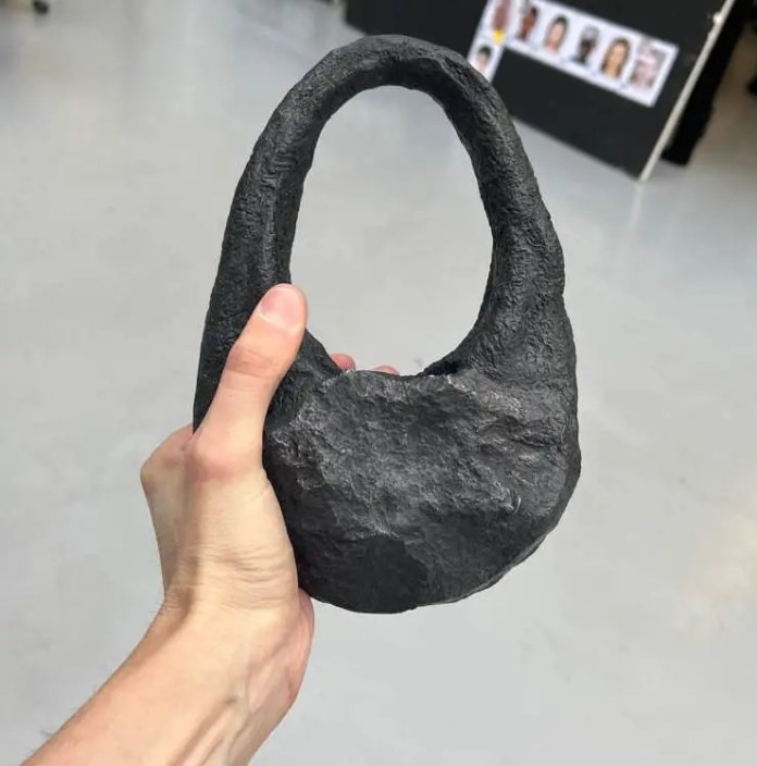 Cartera creada con "Meteoritos" revoluciona el mundo.